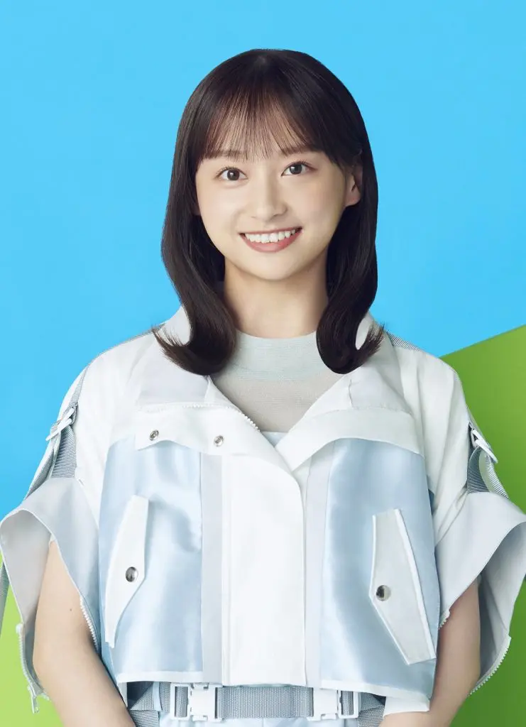 日向坂46・影山優佳 宇宙最前線のファッションと美容アイテムを体験｜entax（エンタックス）