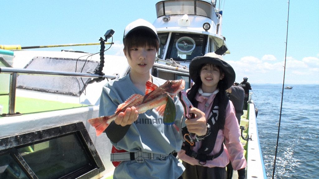 釣り業界注目の高校1年生・山下葵生と宮迫翠月の写真