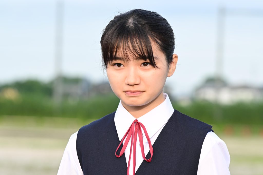 ドラマ『クラスメイトの女子、全員好きでした』で中学時代の佐藤瑠美子を演じた金田静奈