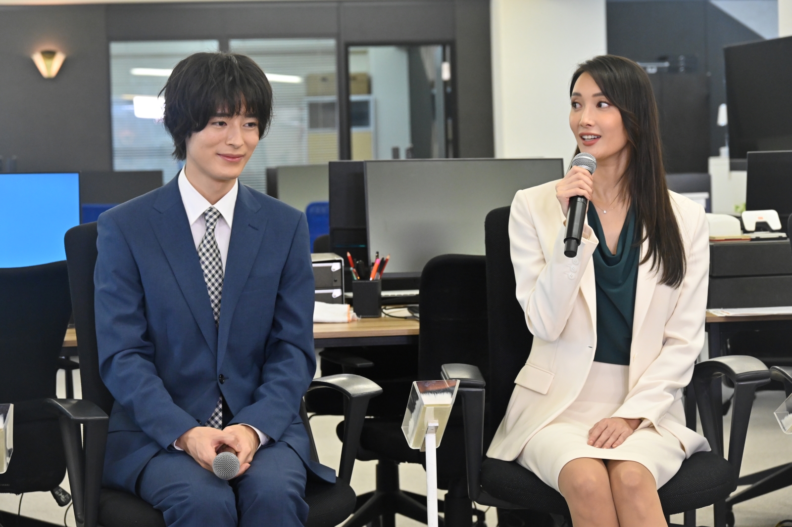 金曜ナイトドラマ『無能の鷹』に出演の菜々緒、塩野瑛久