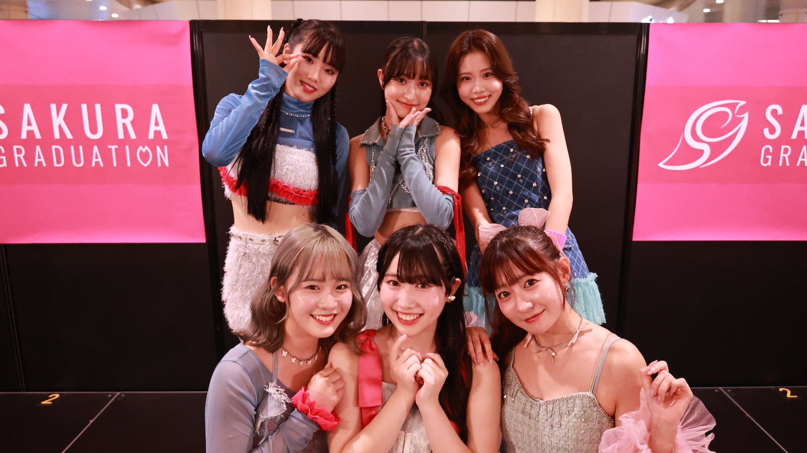 『SAKURA GRADUATION』のHitomi、Aoi、Mirei、Lili、Aira、Anon