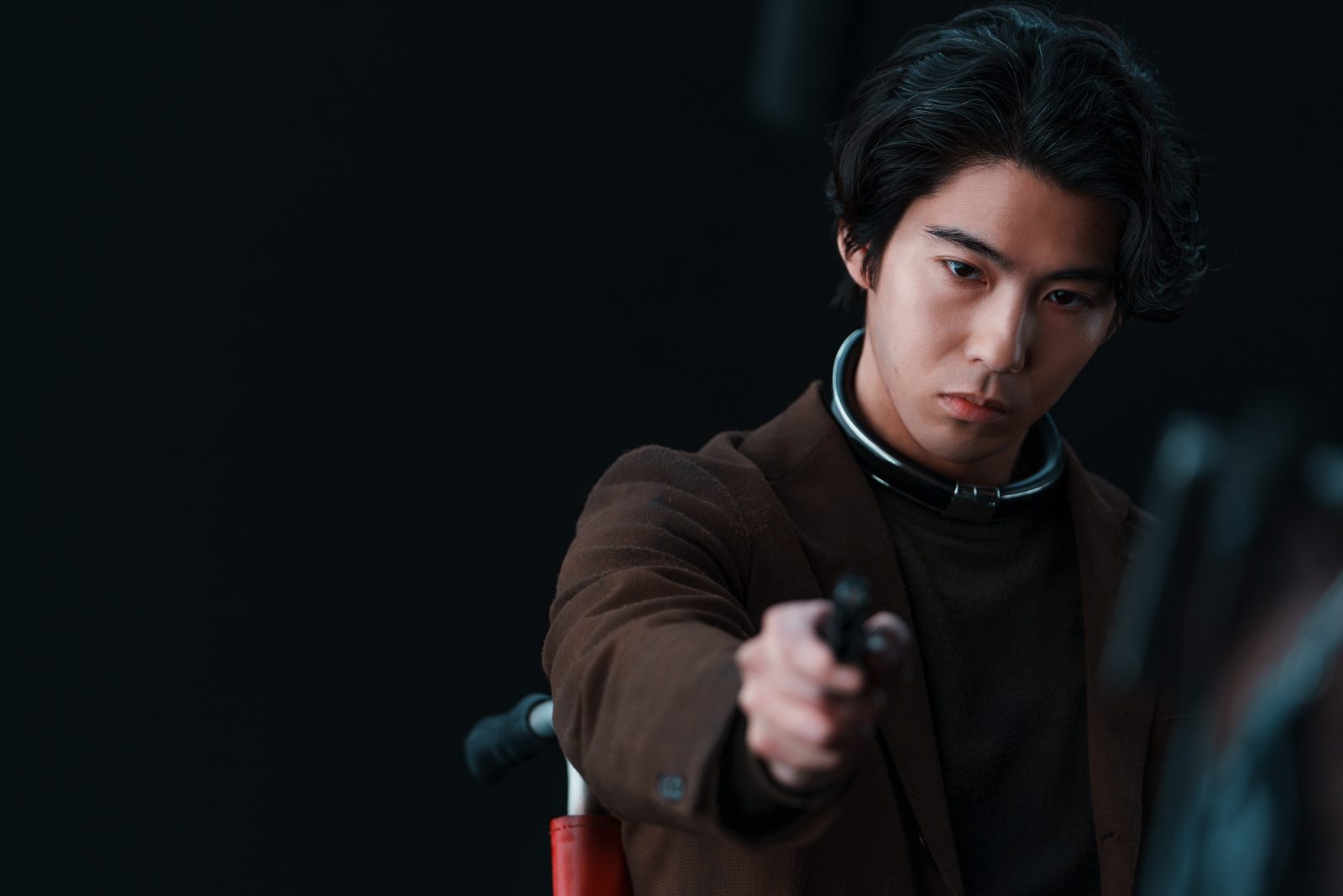 Netflixシリーズ『今際の国のアリス』に出演する賀来賢人