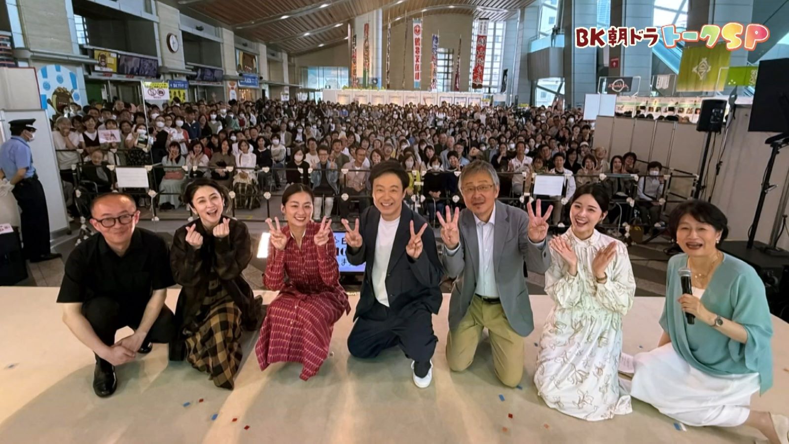 尾野真千子、濱田マリの写真