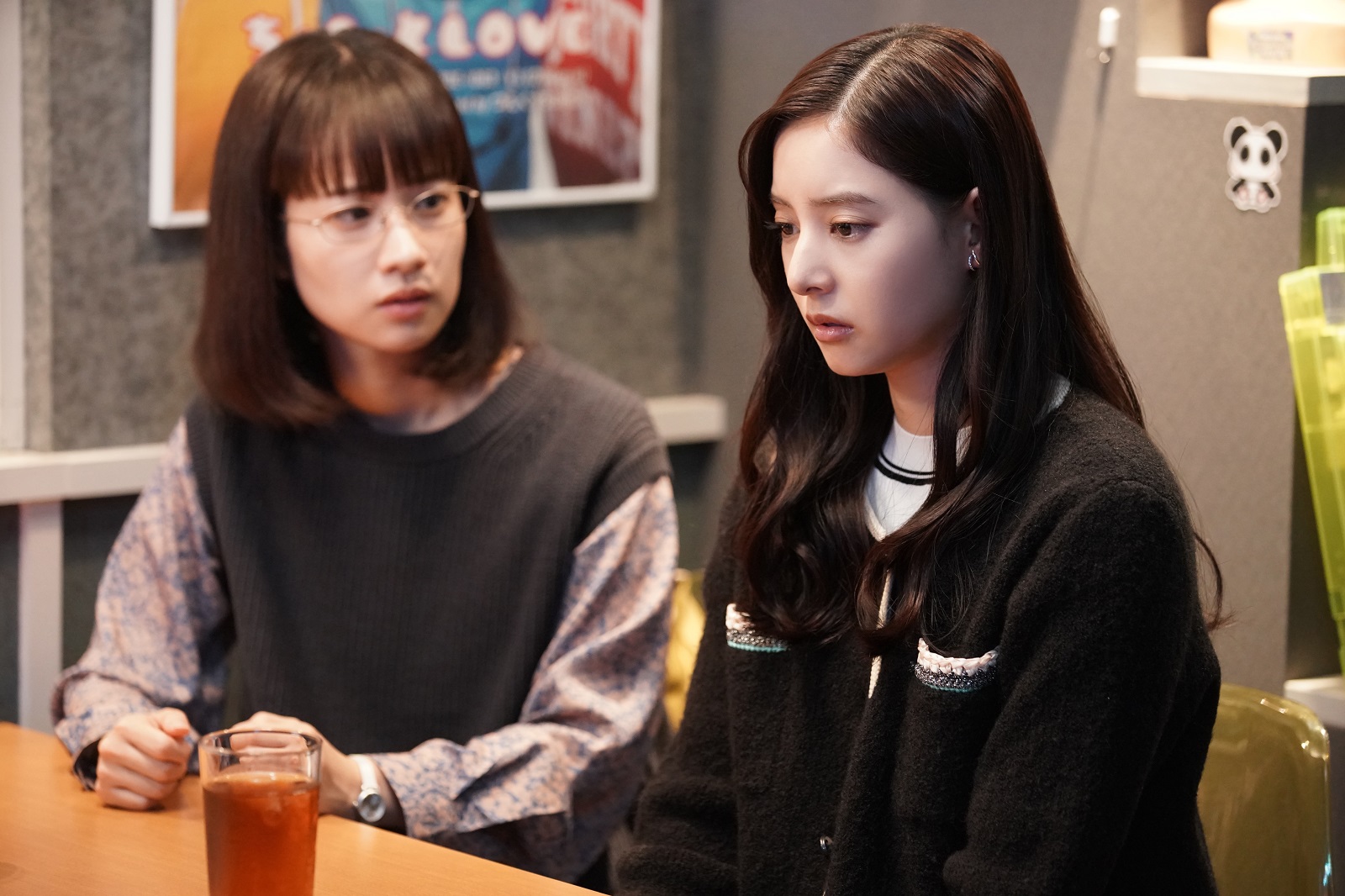 藤間爽子、新木優子の写真