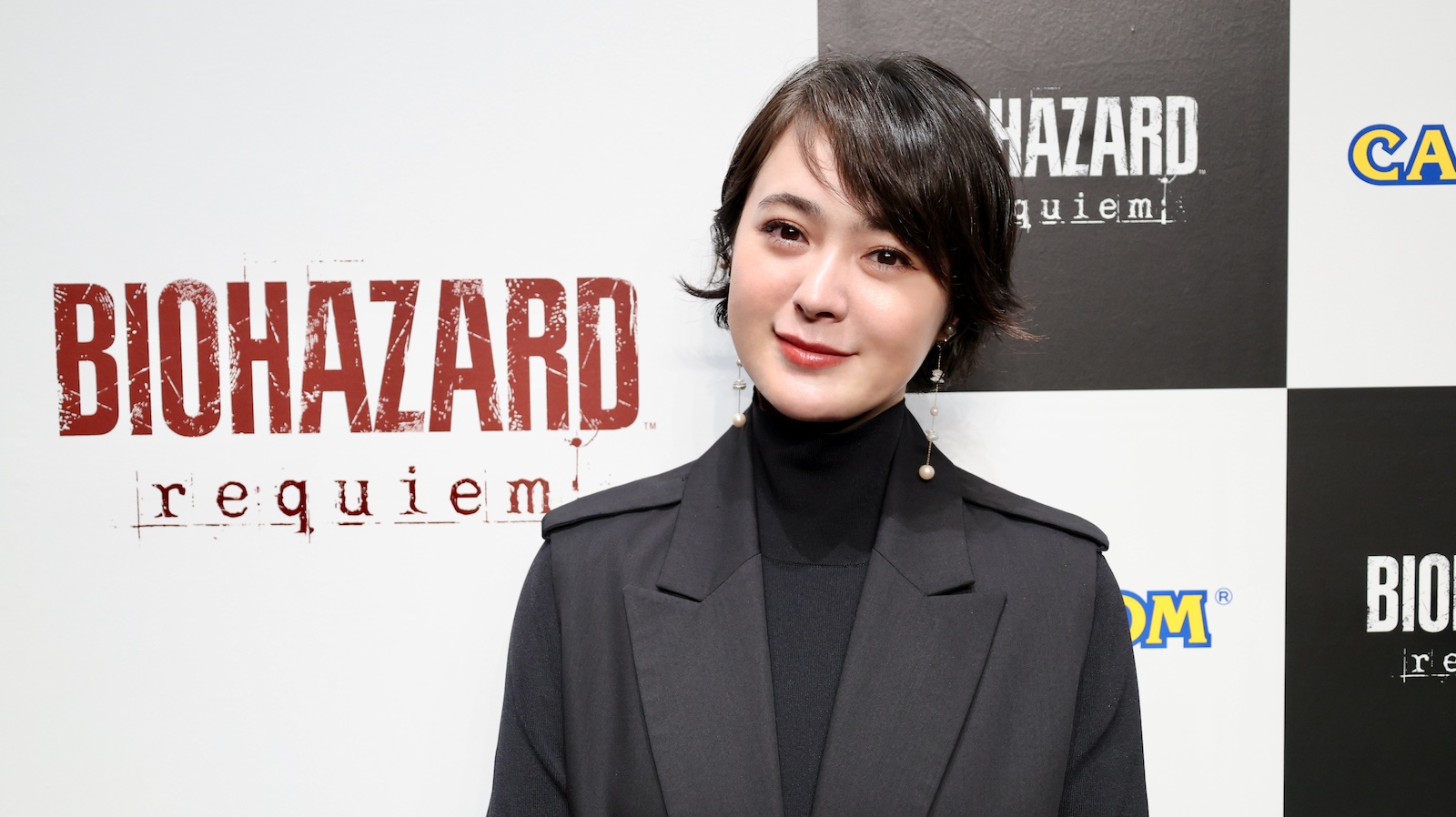 貫地谷しほりの写真