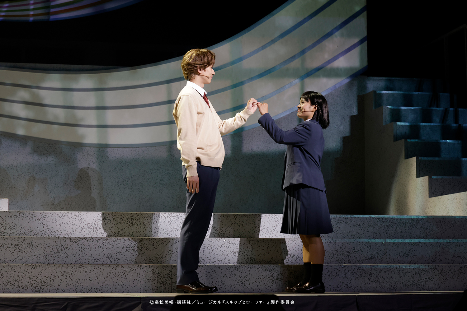 清水美依紗と吉高志音の写真