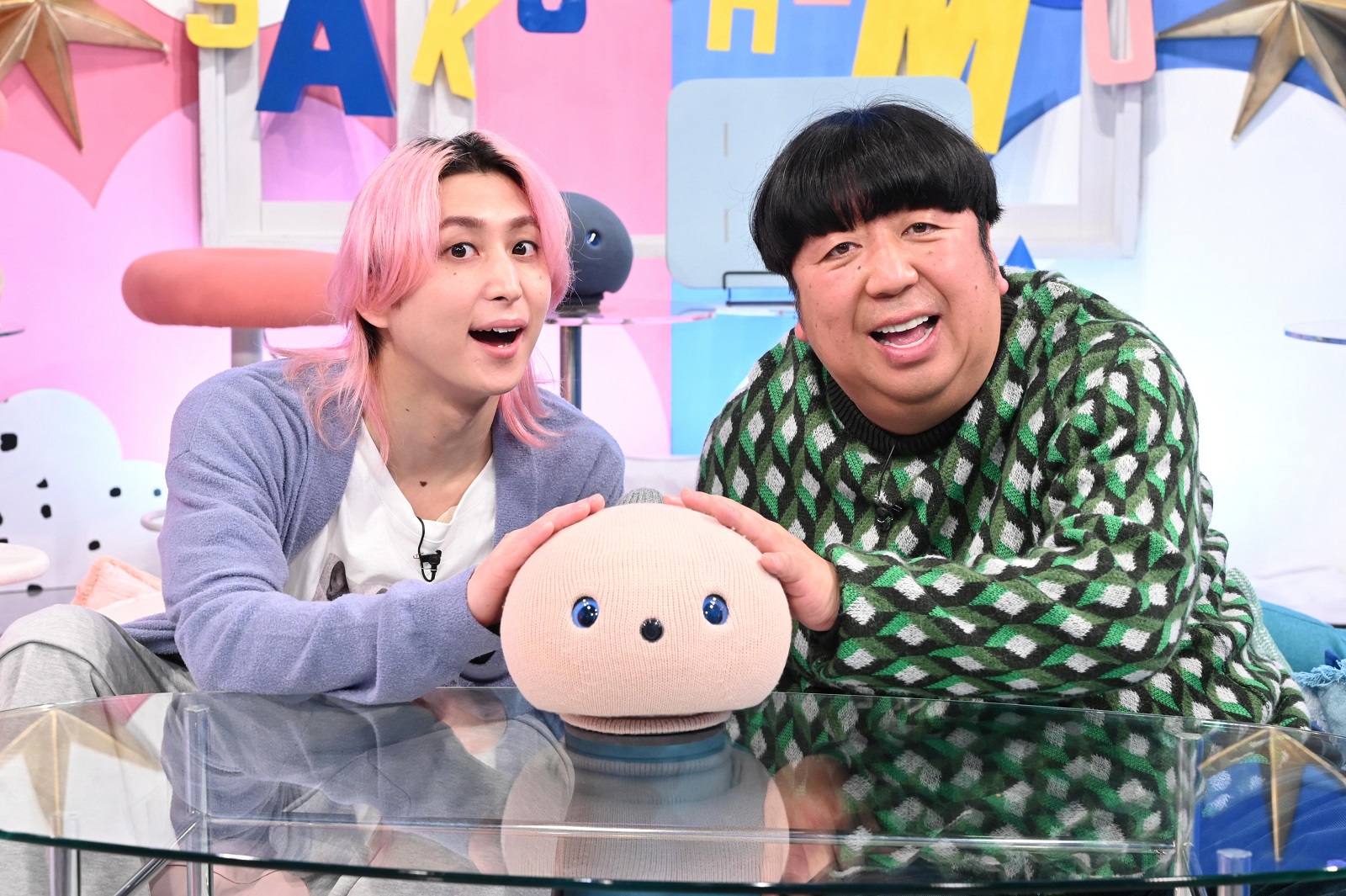 Snow Man・佐久間大介とバナナマン・日村勇紀の写真