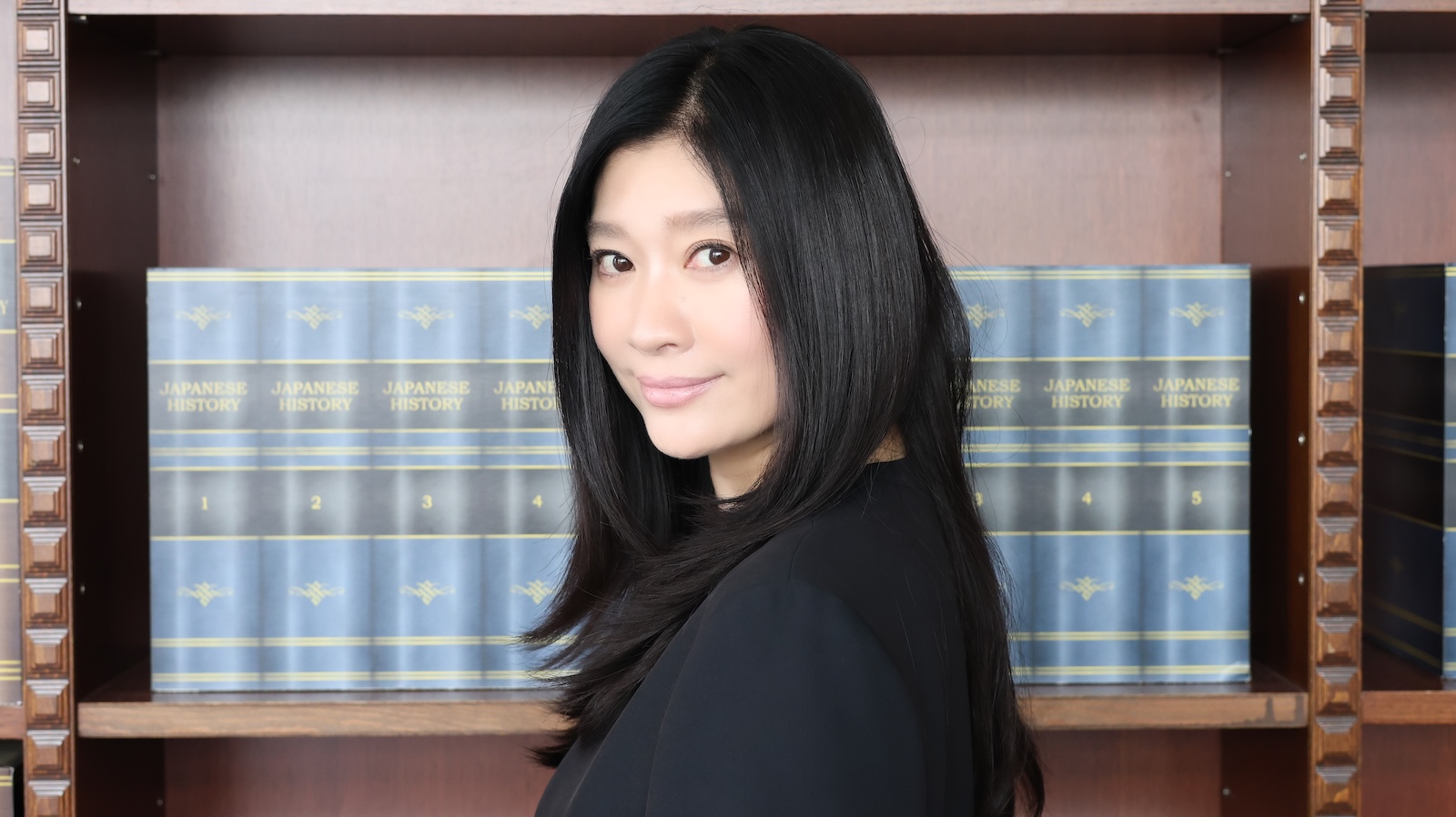 ドラマ『パンチドランク・ウーマン−脱獄まであと××日−』で主演を務める篠原涼子