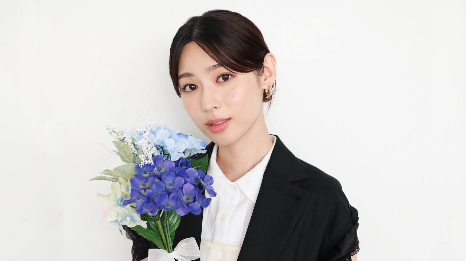 ドラマ『一次元の挿し木』でヒロイン・石見崎唯役を務める白石聖